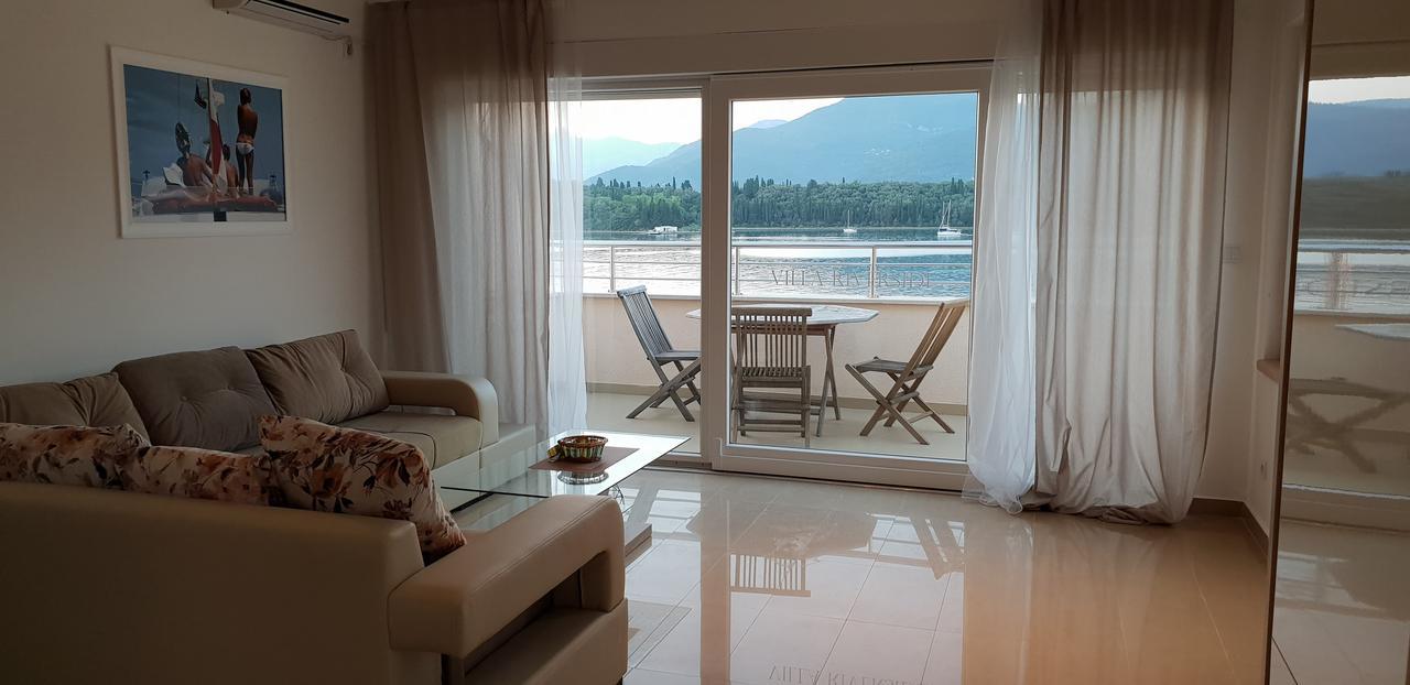 Riverside Villa ติวัต ภายนอก รูปภาพ